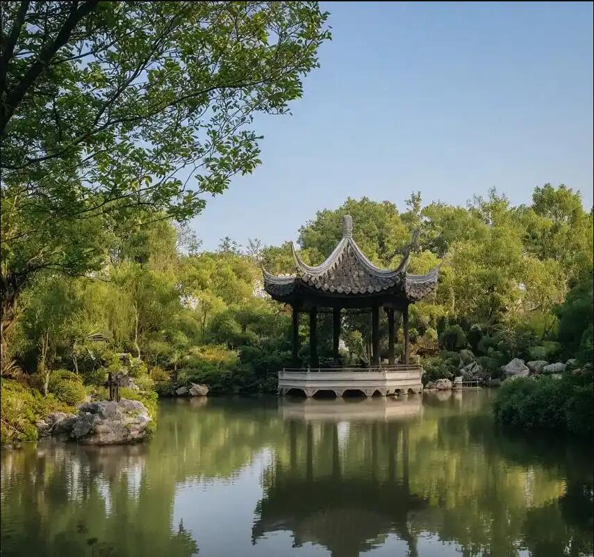 椒江区倾城餐饮有限公司